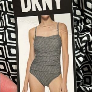 DKNY black & white one piece swimsuit swim XL NWT 14